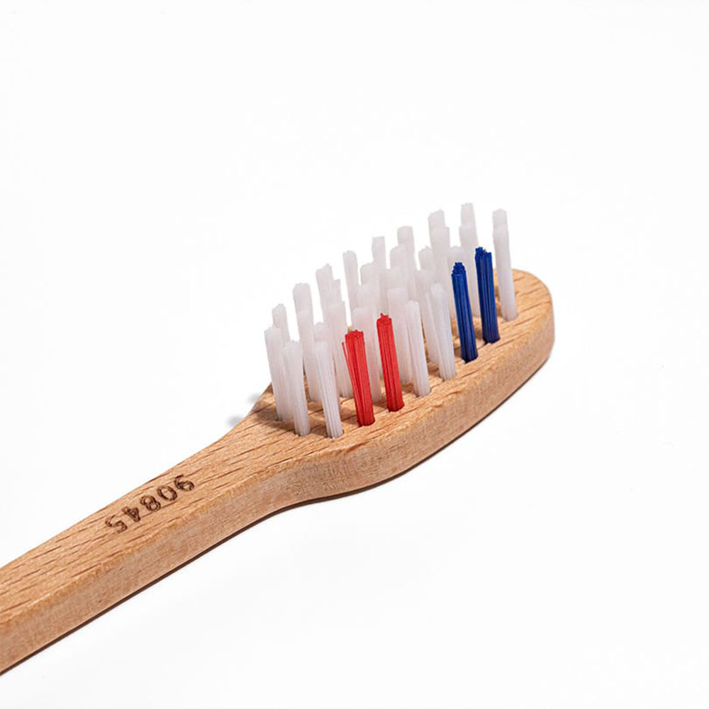 Brosse à dents de voyage adulte medium anti gaspi - PULPE DE VIE 2